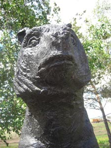 Памятник медведю
